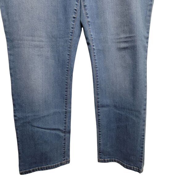 St. John's Bay Straight Leg Light Wash Jeans 12 Petite - Picture 4 of 9